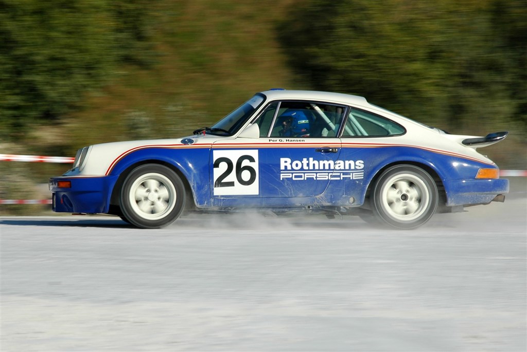 Den tidligere mester i historisk rally, Per G. Hansen fra Ringsted, har endnu ikke vundet Munkebjerg HillClimb. Nu gør han endnu et forsøg i sin Porsche 911 3,0 RSR fra 1976.
(Foto: Michael Eisenberg)